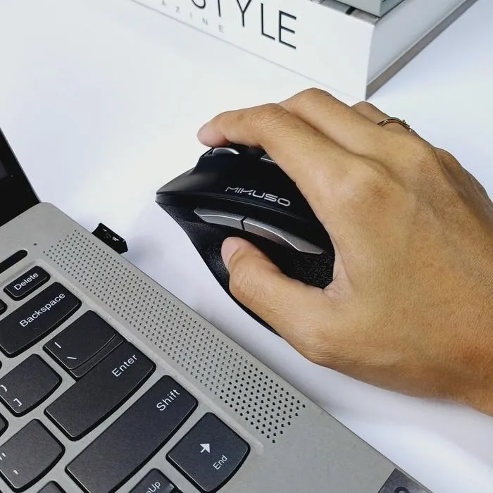 MOS-W102 Mikuso Wireless Mouse – 2.4GHz USB Optical Mouse for Laptop & PC - Image 4